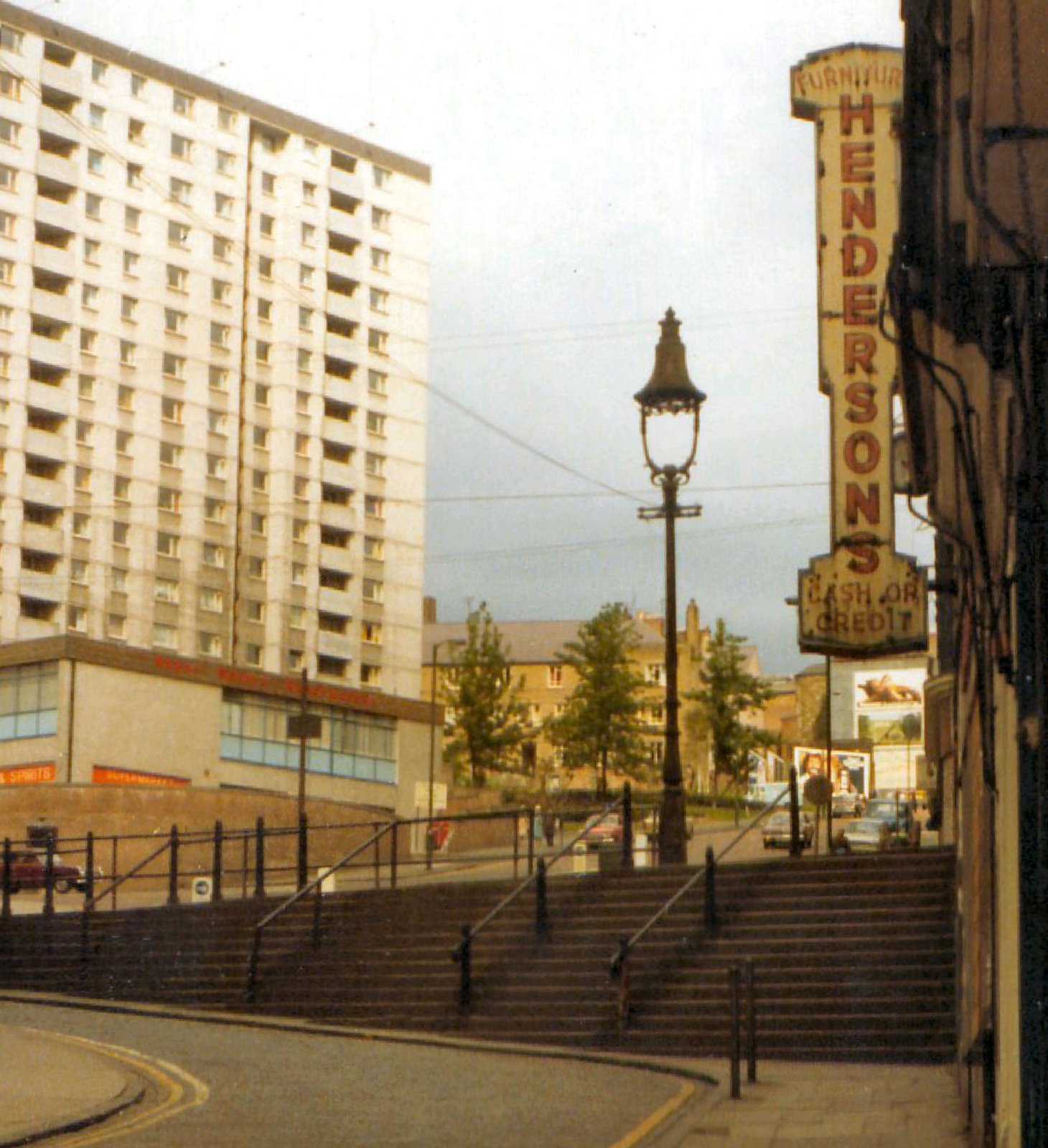 [Wellgate+steps.JPG]