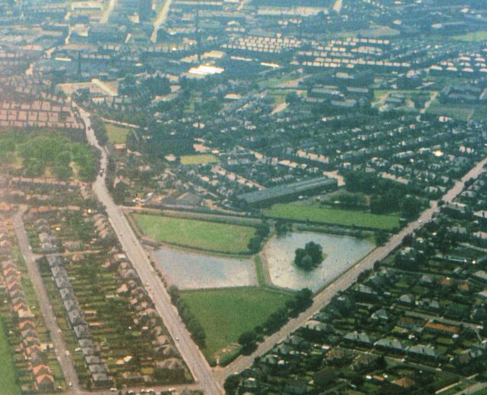 [70S+AIR+3+Swanny.jpg]