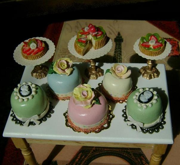 Mini Victorian Cakes