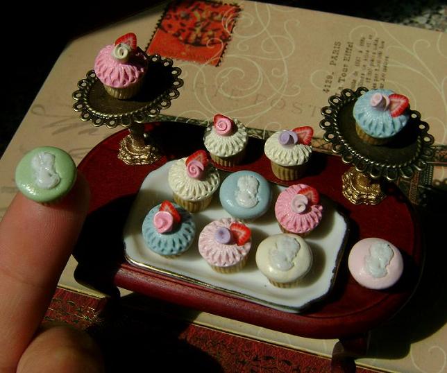 Mini Victorian Cupcakes