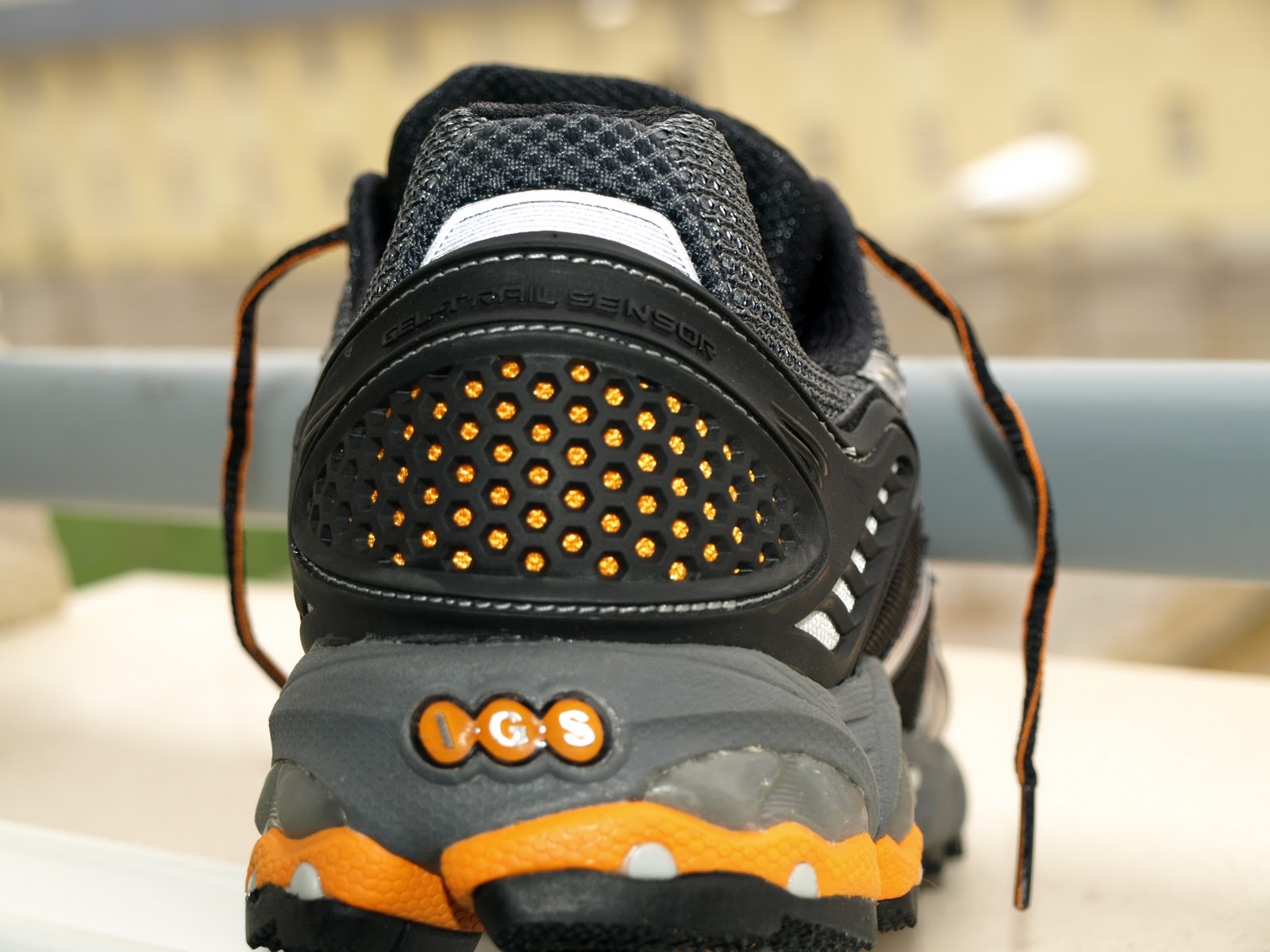 asics gel trail sensor