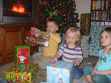 Jaydan, Maddie and Brooke opening presents!