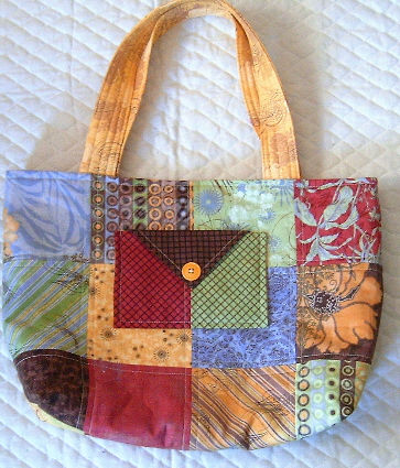 SEW FUN QUILTS: Love Those Charm Pack Totes!