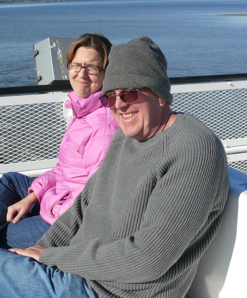 [warren+and+lisa+on+the+ferry.jpg]