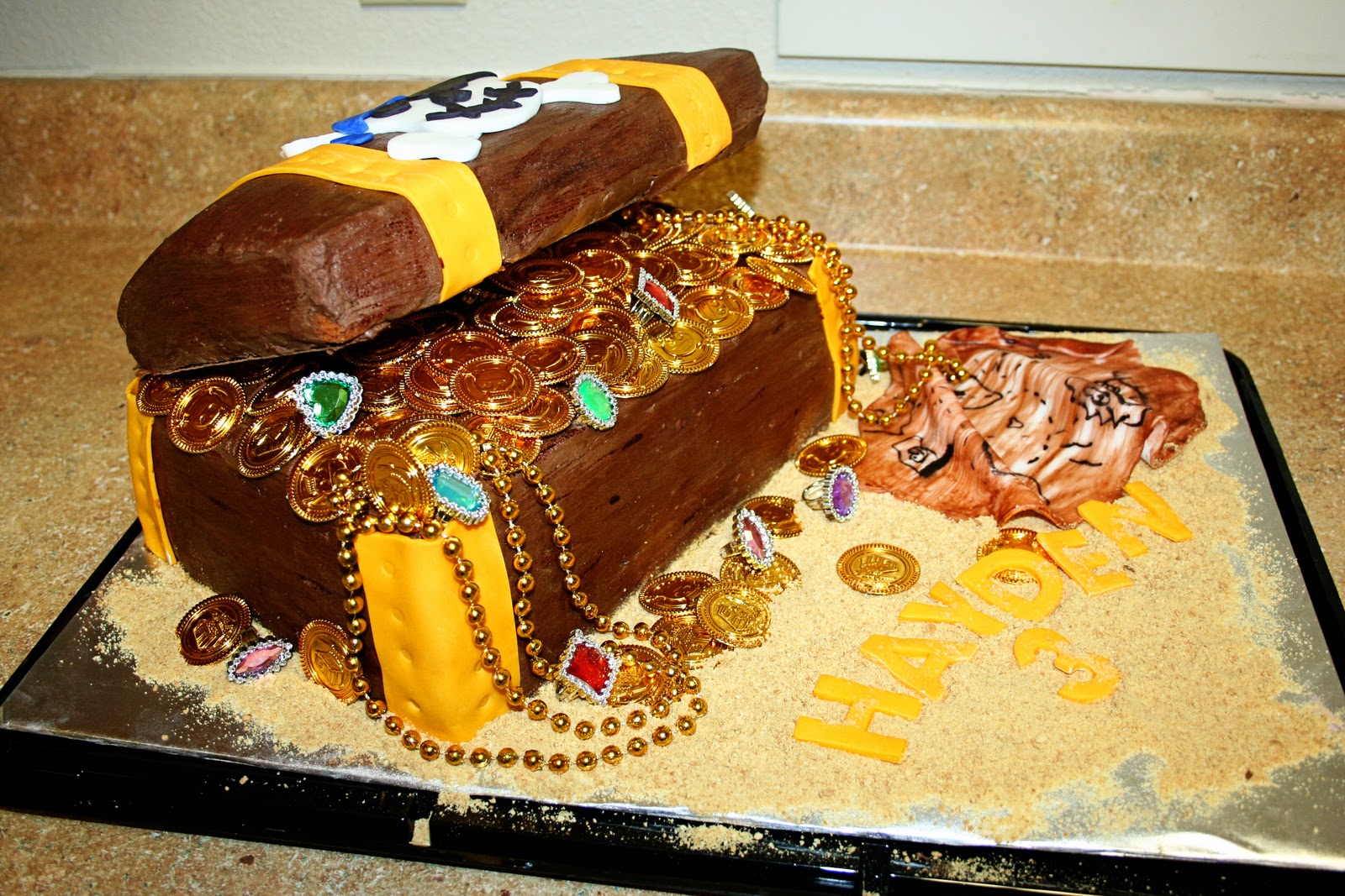Sweet Bakin' Mamas Treasure Chest Cake