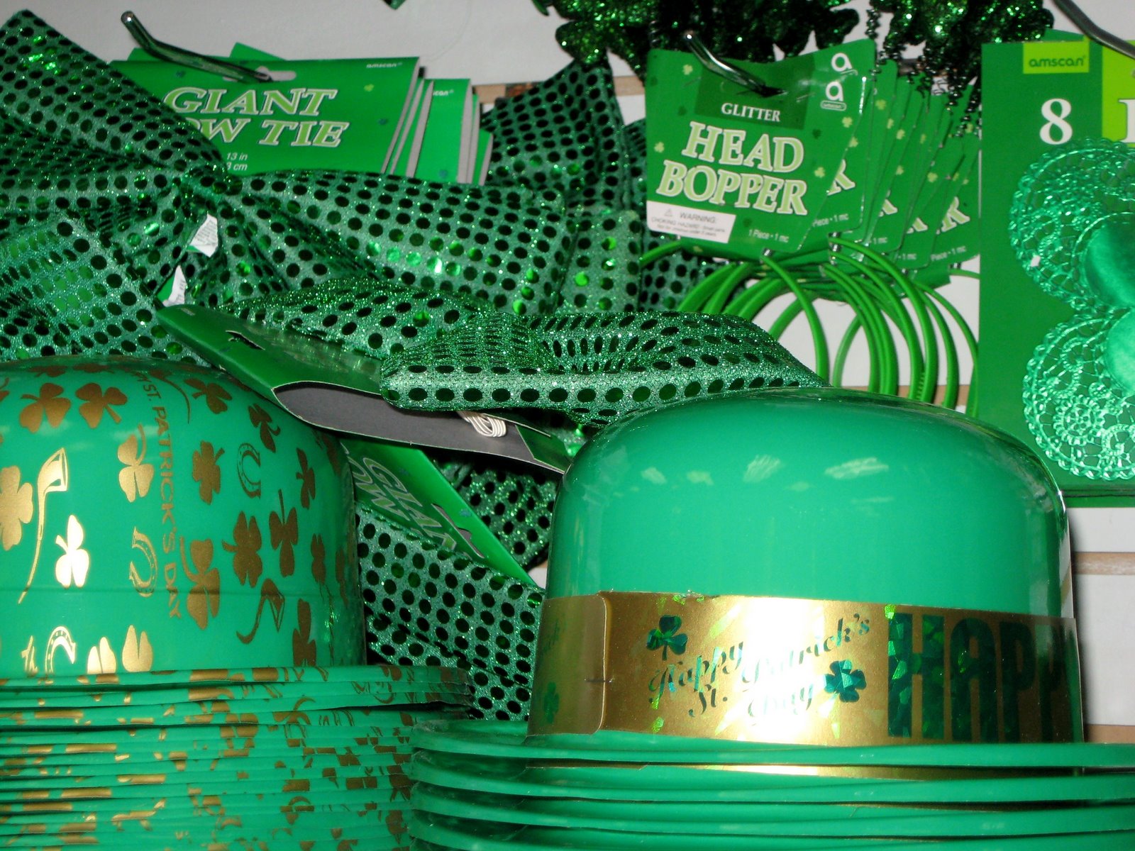 [st_patricks_day_hats.jpg]