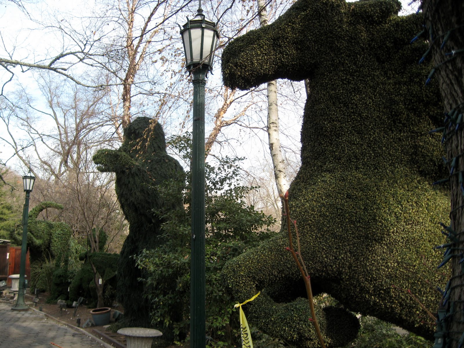 [topiary_horse_3.jpg]