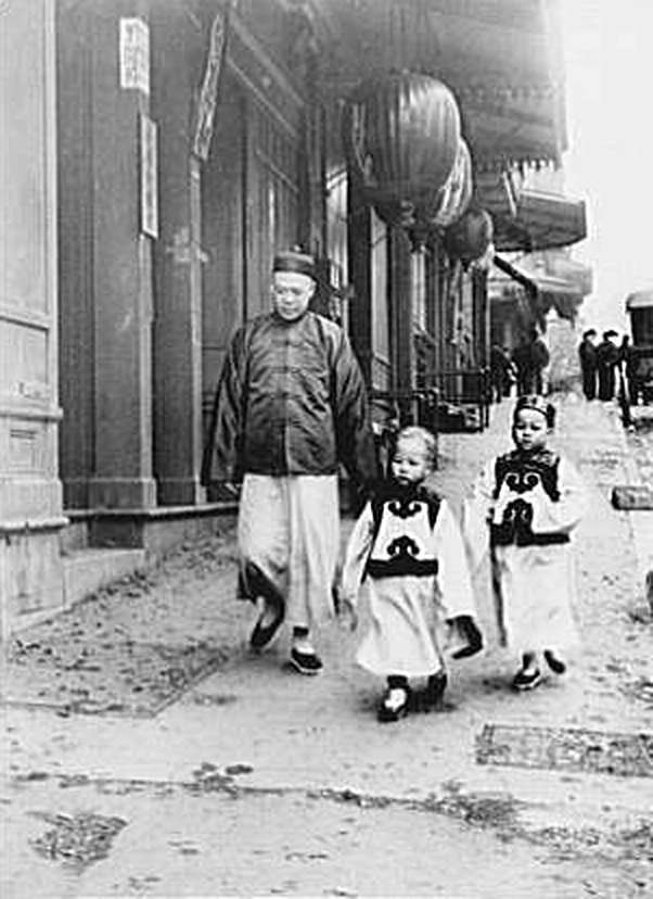 [chinese_father_and_children_2.jpg]
