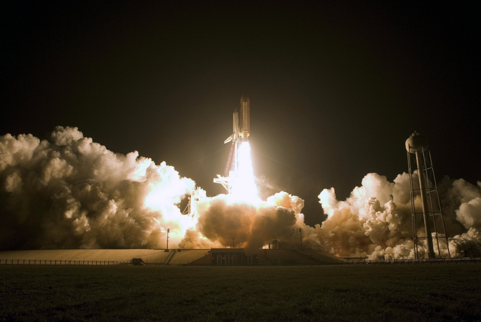 [sts_126_launch.jpg]