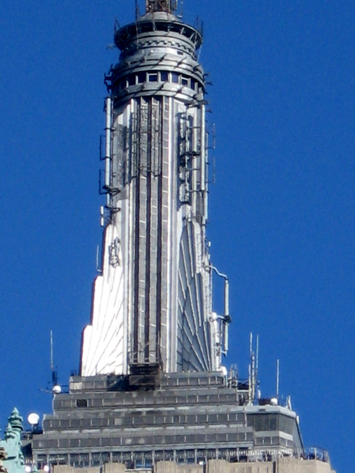[empire_state_building_3.jpg]