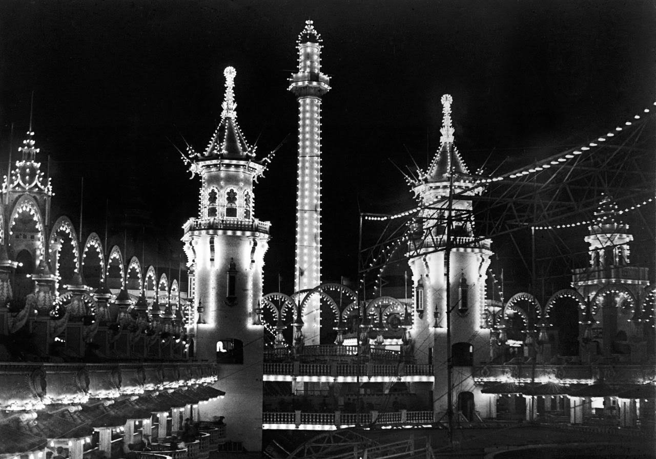 [coney_Island_night_2.jpg]