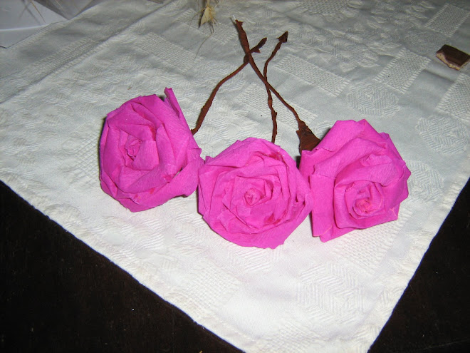 Trandafiri din hartie creponata. Rosas de papel.