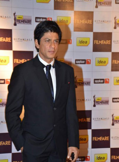Shahrukh Khan in Italian Fit suit at Filmfare Nominations Party
