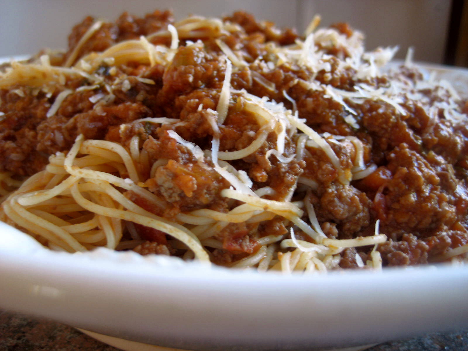 The Hedonistic Kitchen: Pasta Bolognese