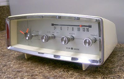 Vintage-Clock-Radio
