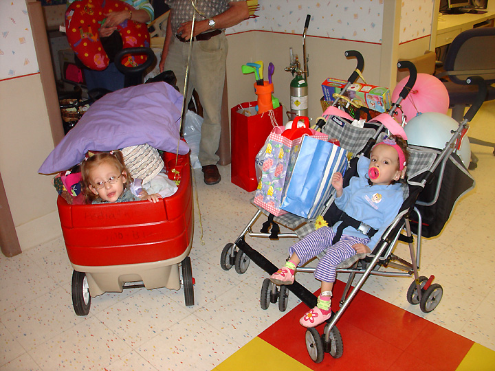 [2007.04.23LeavingtheHospital.jpg]