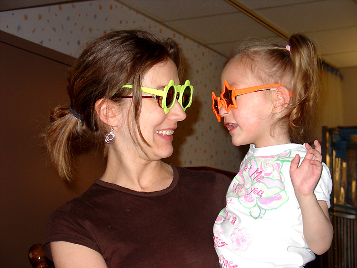 [2007.04.2MomandHollandGlasses.jpg]