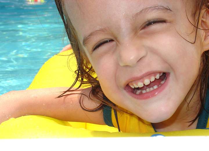 [2007.06.19EdenSwimSmile.jpg]