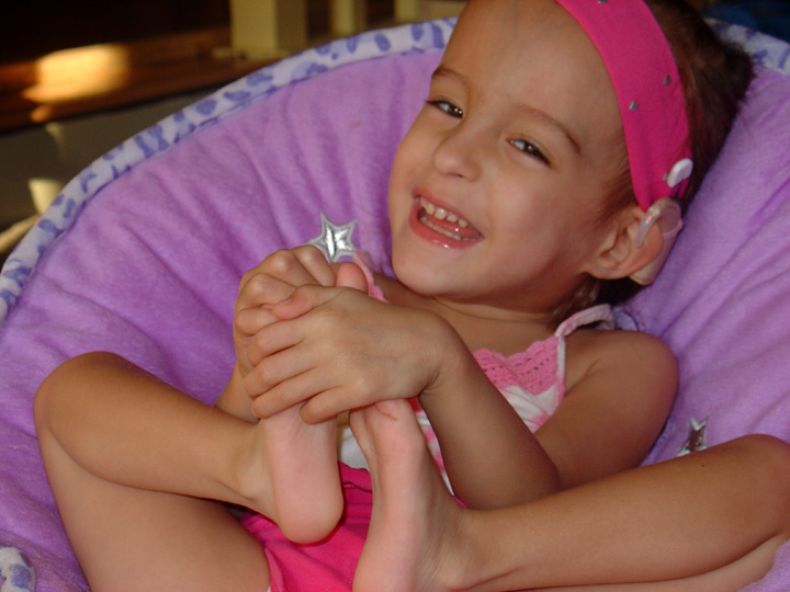 [2007.10.08EdenToes.jpg]