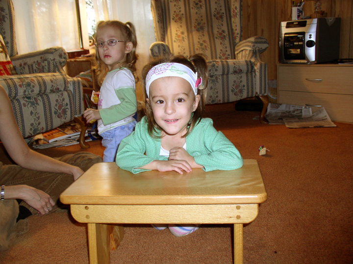 [2007.10.17EdenKneeling.jpg]