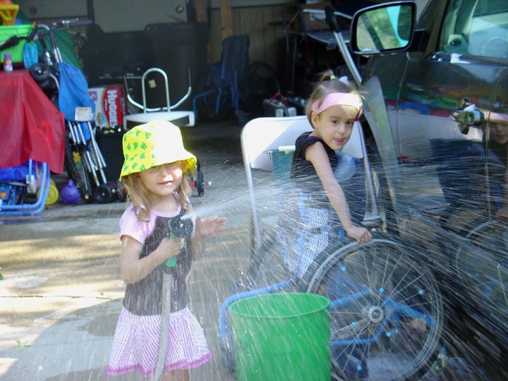 [2008.07.01WashingCar2.jpg]