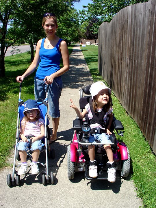 [2008.07.05WalkinwithMommy.jpg]