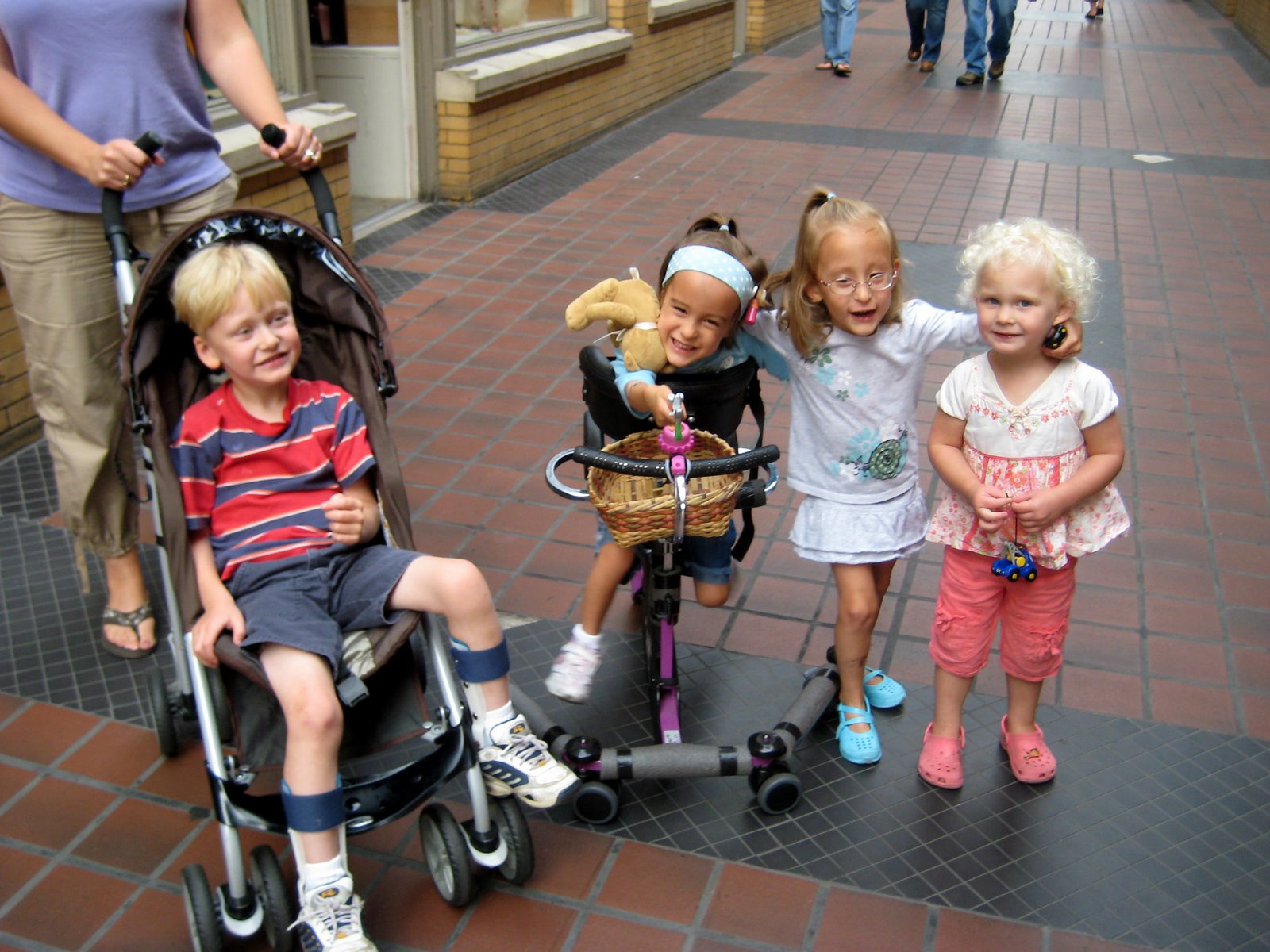 [2008.08.28WithBen&Kiera.jpg]