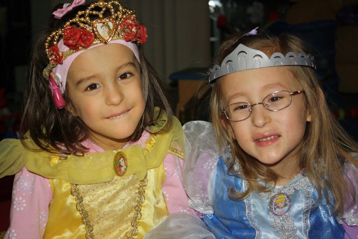 [2009.01.08Princesses.jpg]