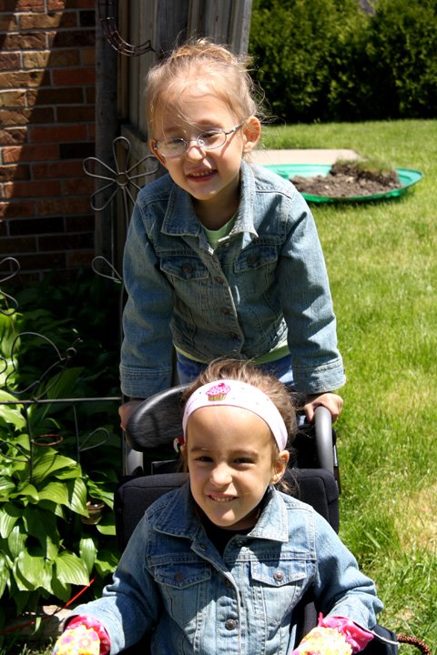 [2009.05.17GirlsRiding.jpg]