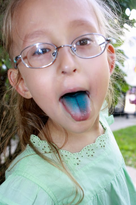 [2009.08.24HollandTongue.jpg]