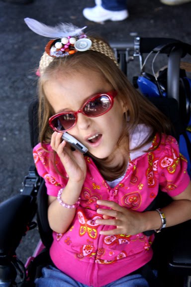 [2009.09.19EdenCellPhone.jpg]