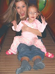 [2007.01.03HollandMommySlide.jpg]