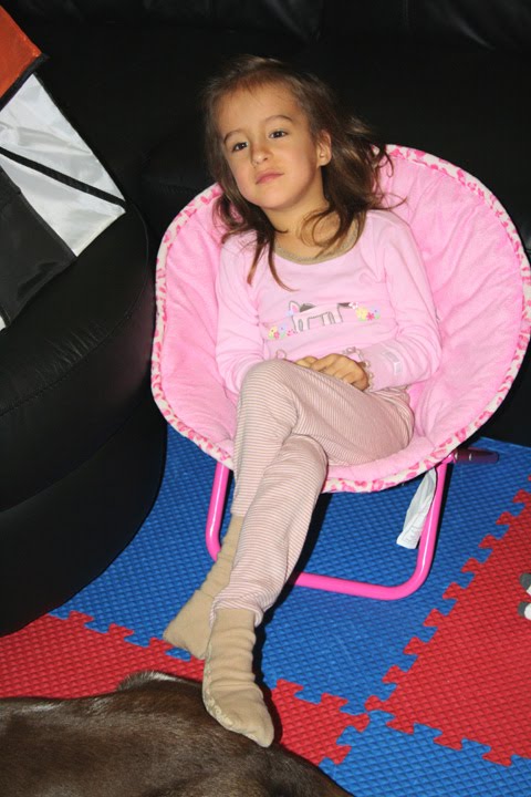 [2009.10.02EdenSitting.jpg]