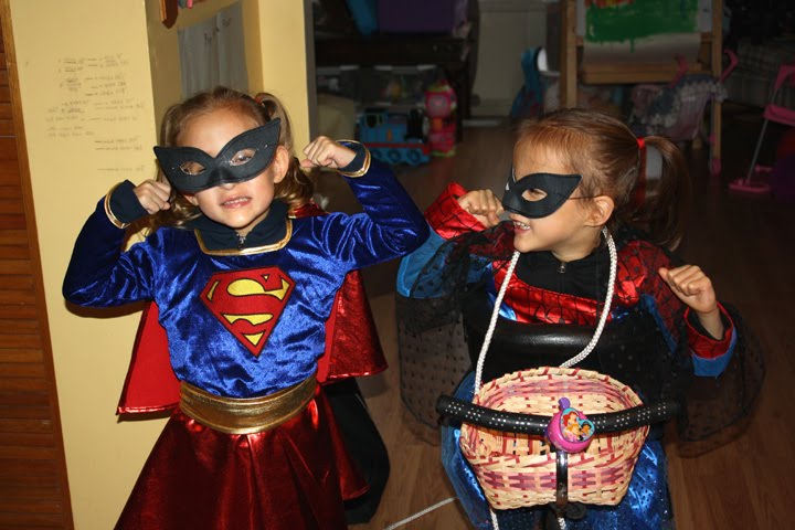 [2009.10.SuperHeroes1.jpg]