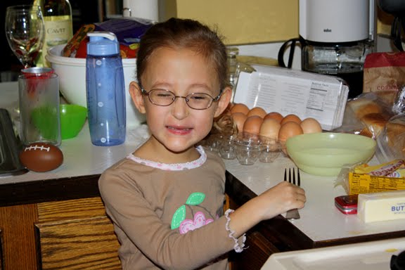 [2009.12.07HollandScramblingEggs.jpg]