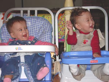 [2005.11.05BabiesSmilinginSeats.jpg]