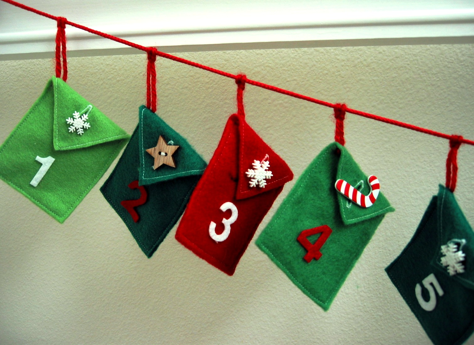 Little Bean Advent Calendar Garland Tutorial