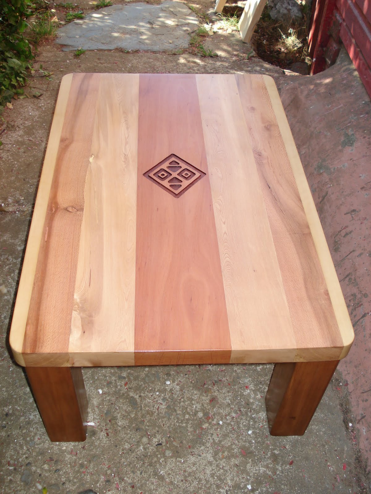 MUEBLES Y ARTESANÍAS DE NAHUELBUTA Muebles rústicos en maderas nativas