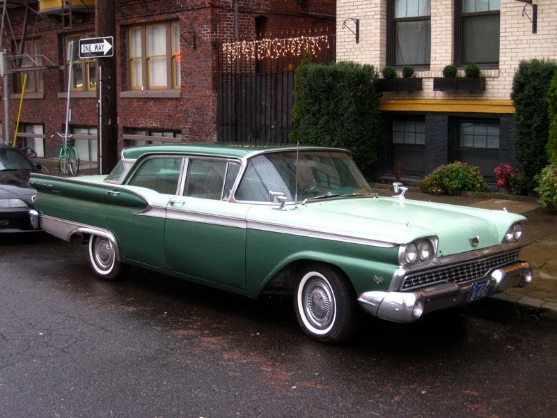 Ford Fairlane 500 Skyliner