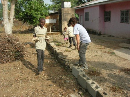 [Web+-+Anti-goat+wall+02.jpg]