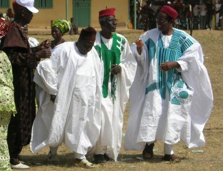 [Web+-+Madakiya+-+VIPs+walking.jpg]