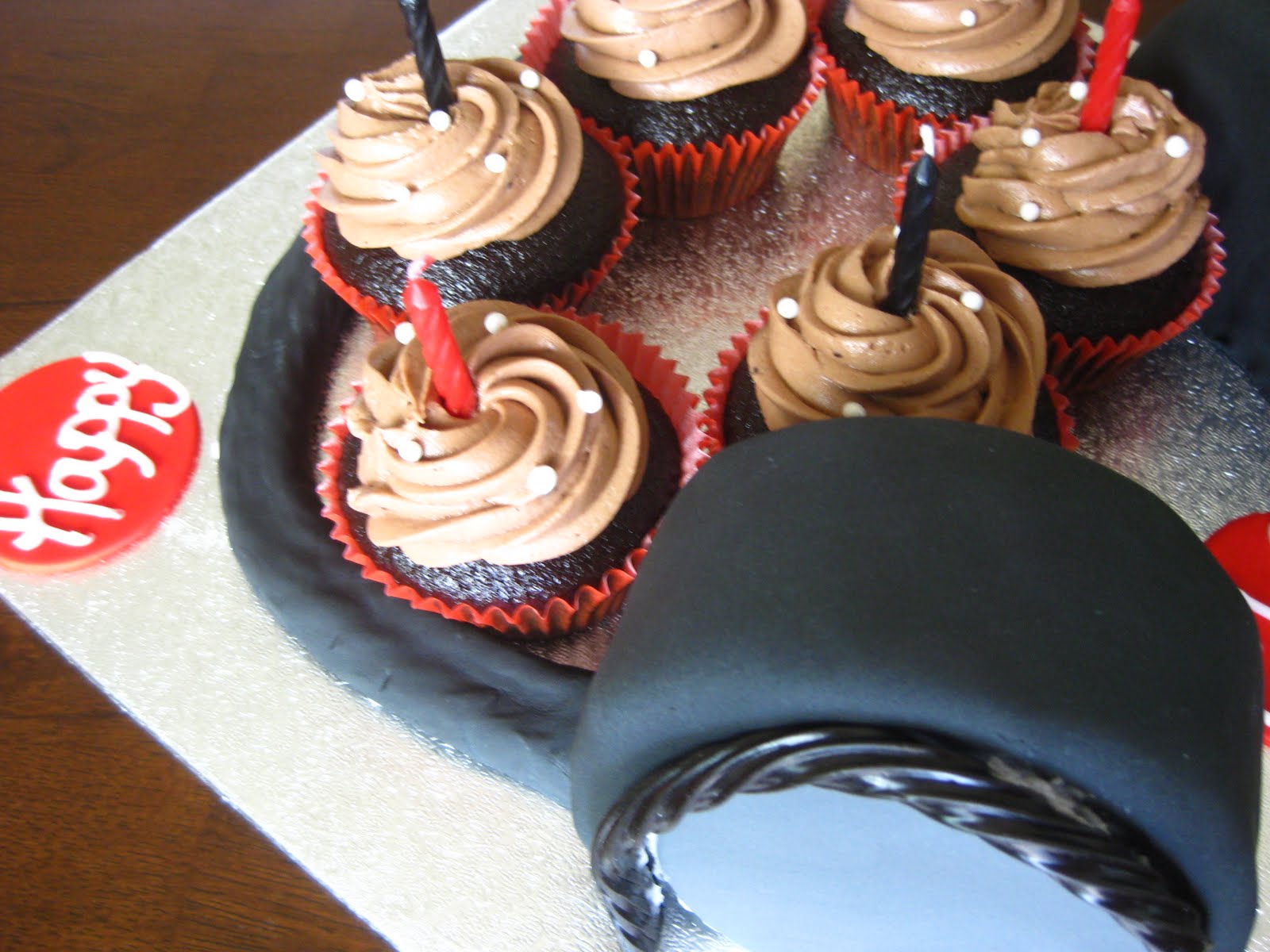 ROXIECAKES Vancouver Headphones Cake