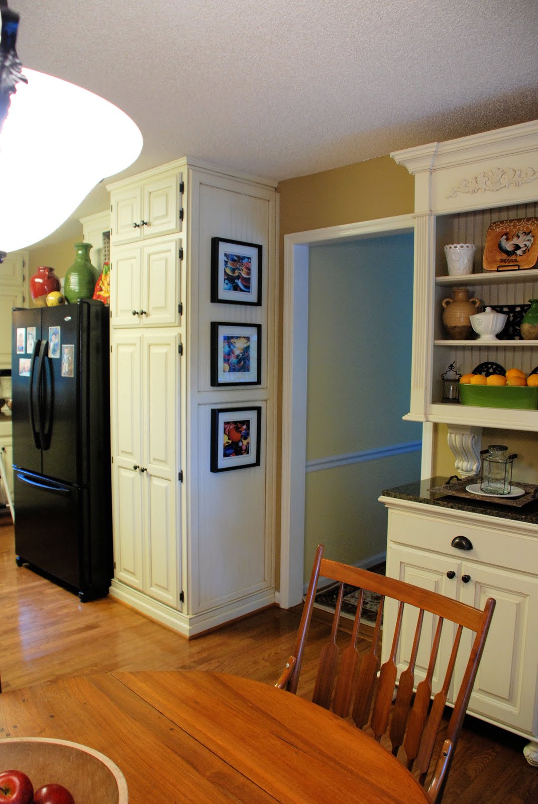 * Remodelaholic * From Oak Kitchen to Painted White