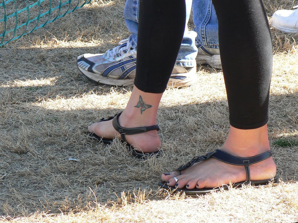 http://2.bp.blogspot.com/_U6rDVX8GcL8/TIPpJ4Hp91I/AAAAAAAADsQ/aAoimWHIyBs/s1600/butterfly+tattoos-leg+tattoos.jpg