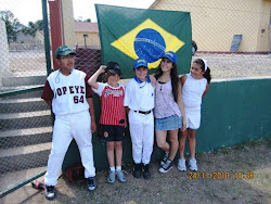 Os Irmãos do Home Stay - destaque para a Macarena, a menina que encantaram os jogadores do Brasil