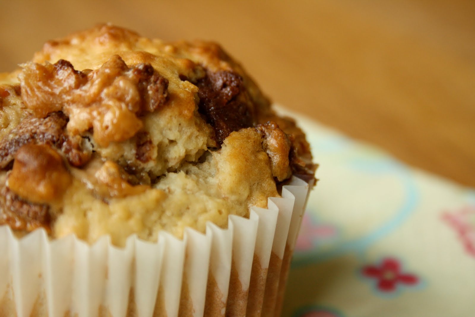 HALF A POT OF CREAM: Snickers &amp; Peanut Butter Muffins