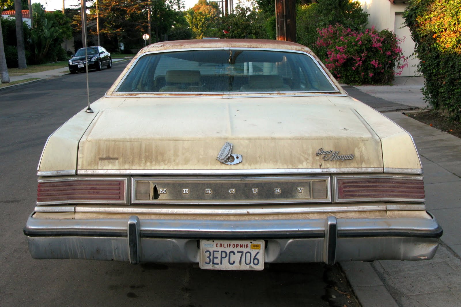 THE STREET PEEP: 1977 Mercury Grand Marquis