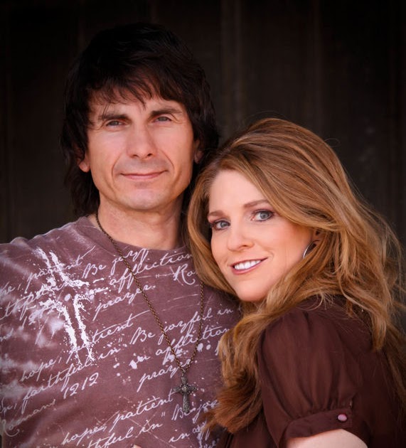 AMPLIFIED Katie & Robert Souza