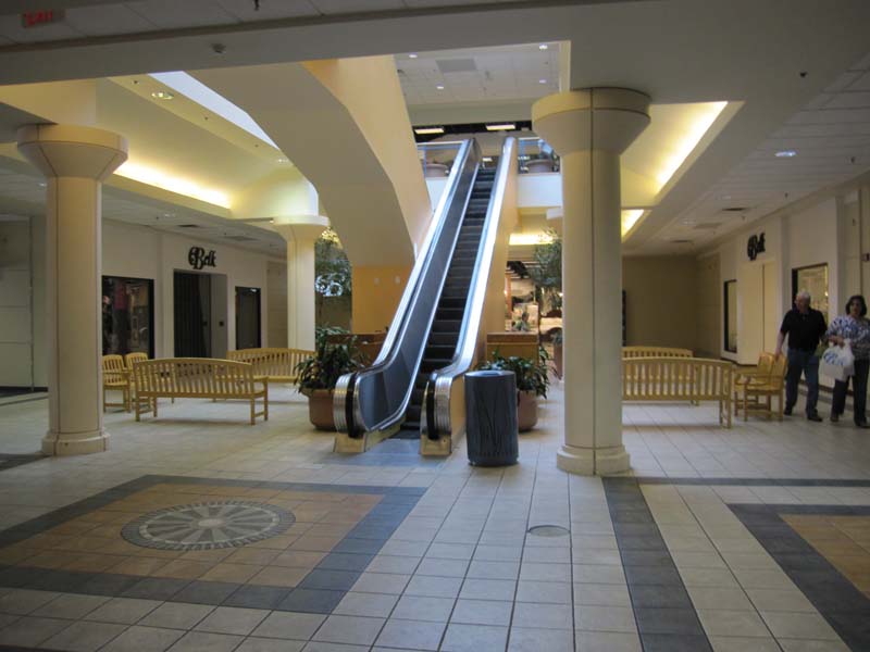 Sky City: Retail History: Bristol Mall: Bristol, VA