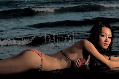 Sophia Wong: Sexy Bikini on beach